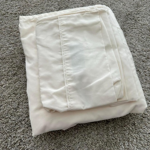 PeachSkin sheets size queen cream color - Picture 1 of 2